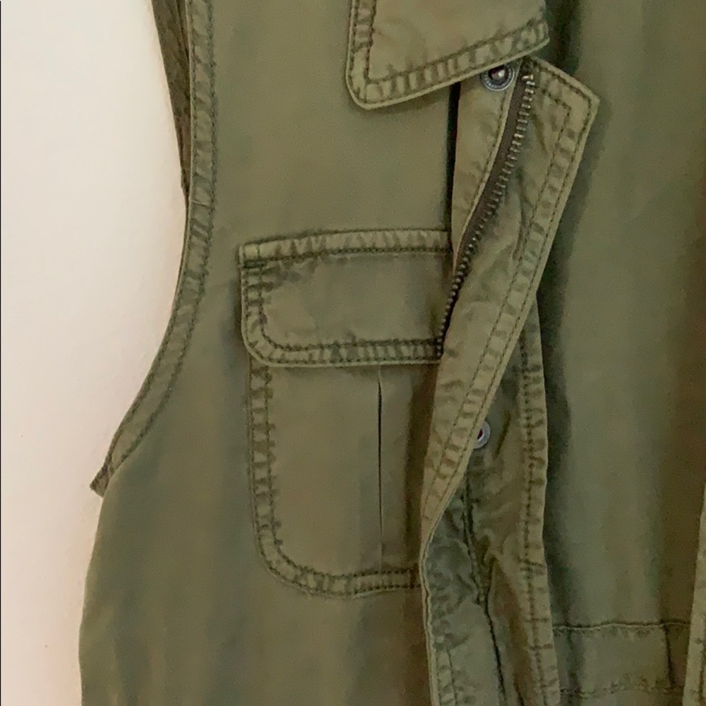 Vest - Picture 3 of 6